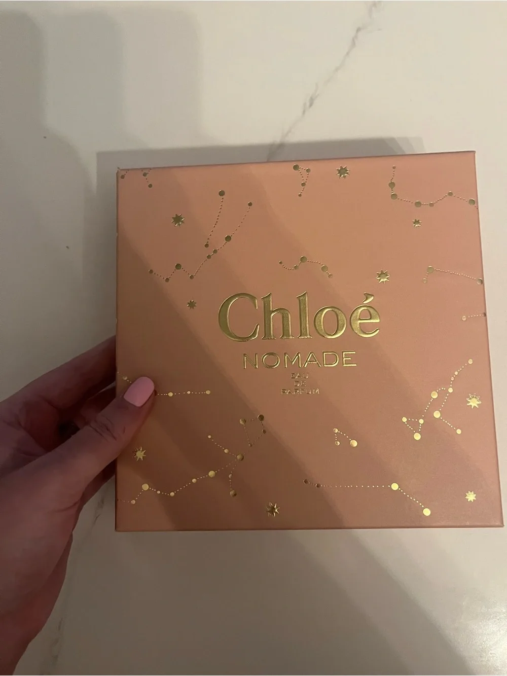 Chloé Nomade Set - Soft Peach/Pink Bottle & Box - Picture 2 of 3
